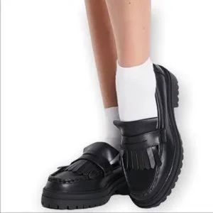 ASOS DESIGN CHUNKY BLACK FRINGED WOMENS LOAFERS LUGGED TREAD STYLE SIZE UK 4 US7